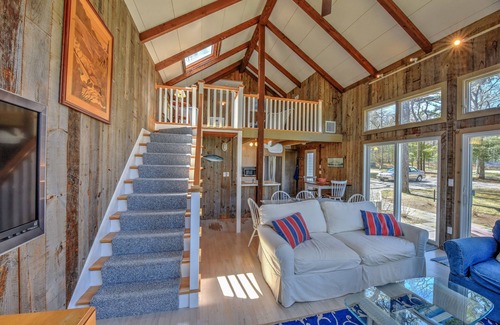 Cataumet Cabaña | Picture perfect guest cottage offers privacy, sea breezes and views