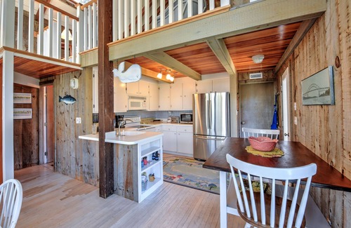Cataumet Cabaña | Picture perfect guest cottage offers privacy, sea breezes and views