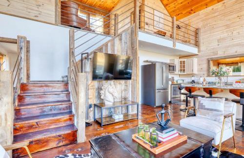 Sterling Casa | Picture Worthy Cabin with Hot Tub on 10 Private Acres