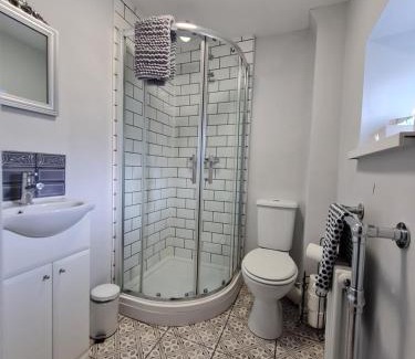 Pentrebach Casa | Picturesque 2 Bedroom Miners Cottage Near Bike Park Wales & Brecon Beacons