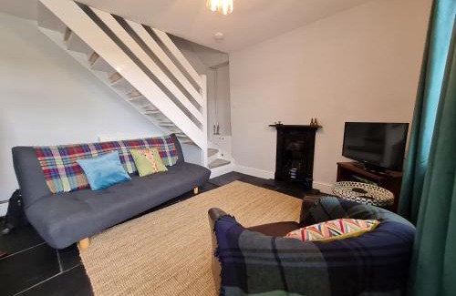 Pentrebach Casa | Picturesque 2 Bedroom Miners Cottage Near Bike Park Wales & Brecon Beacons