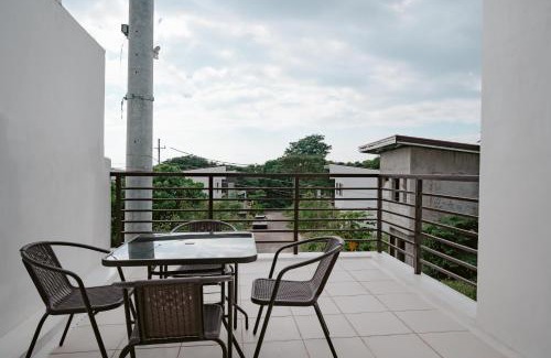 Binangonan Casa | Picturesque 3BR home near Thunderbird, Overlooking