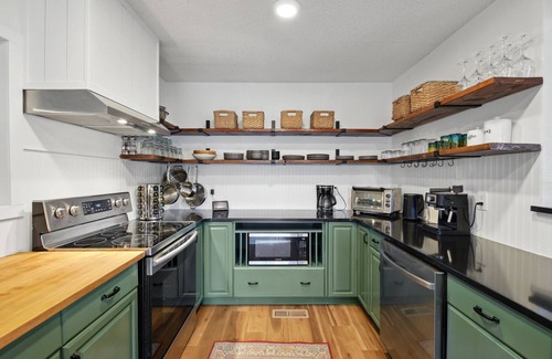 Golden Gate Canyon Cabina | Picturesque 4BR/3BA Sanctuary w/Hot tub+Fire pits @8600ft - GGC State Park!
