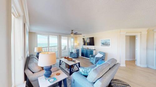 Litchfield by the Sea Casa | Picturesque 4th Floor End Unit, Oceanfront