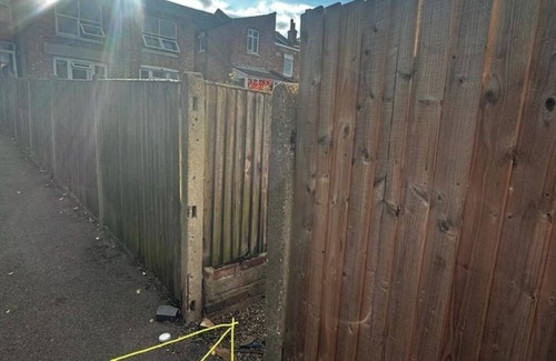 Hendon Cabina | Picturesque City Cabin modern Professional Market, near busses, tube and shops