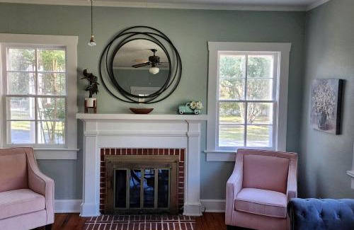 Midway Casa | Picturesque Cottage with Pond Views Great for Family Getaways in Georgia