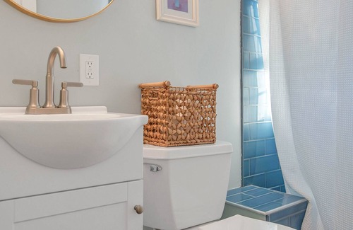 Clinton Cabaña | Picturesque escape to the beach... Dogs Welcome!