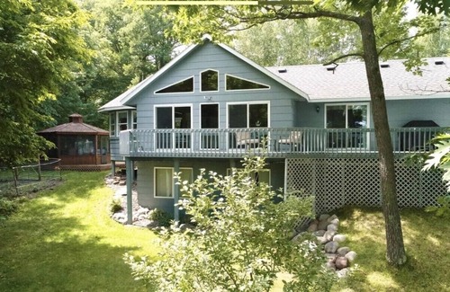 Aitkin Casa | Picturesque Getaway on Private Lakefront Property