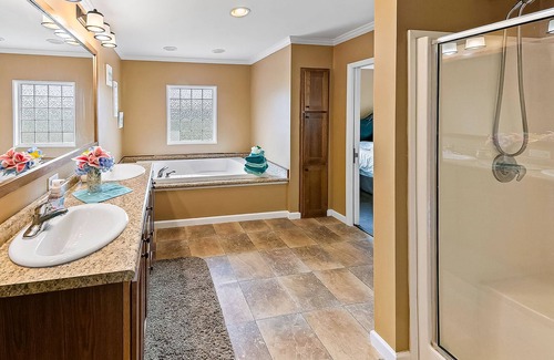 Dandridge Casa | Picturesque home with mtn views, rooftop deck, & children's items - dog-friendly