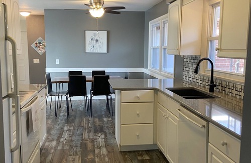 Whitehall Casa | picturesque Lake Michigan retreat-Lake front with private beach!