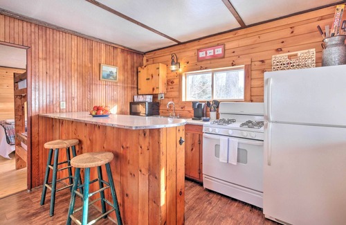 Rangeley Cabina | Picturesque Maine Getaway w/ Lake Access!