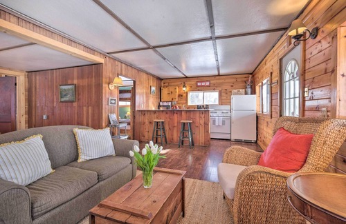 Rangeley Cabaña | Picturesque Maine Getaway w/ Lake Access!