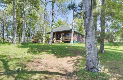 Rangeley Cabaña | Picturesque Maine Getaway w/ Lake Access!