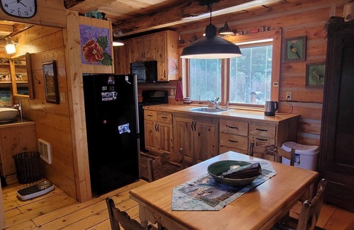 Cody Cabina | Picturesque Mountain Cabin
