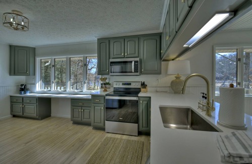 Blairsville Cabaña | Picturesque Point on Beautiful Lake Nottely