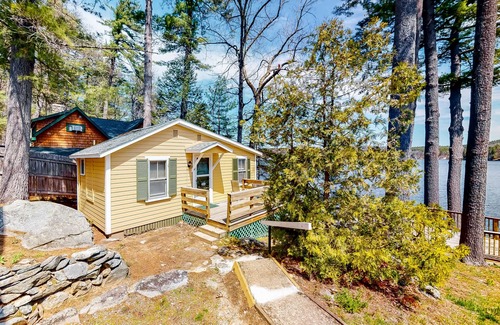 Alton Bay Cabaña | Picturesque studio in bay-front locale just steps to water w/WiFi & kitchenette