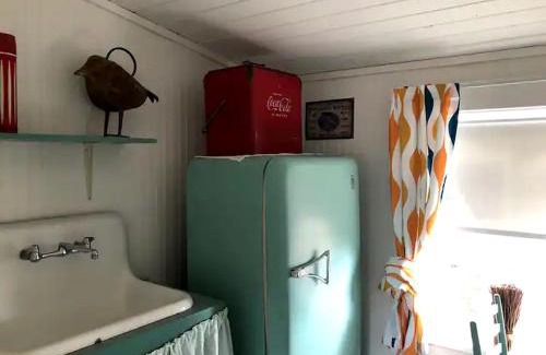 Braden River Casa | Picturesque Vintage Cabin with Lake Views in Florida