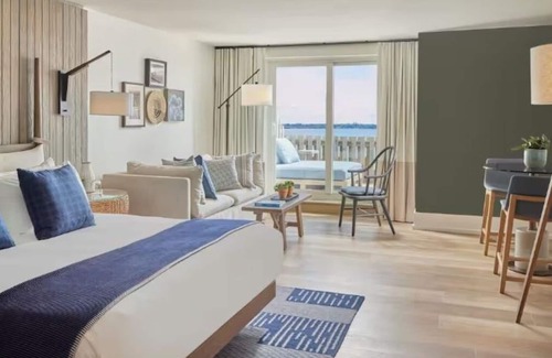 Newport Hotel | Picturesque Waterview Room w/ Relaxing Patio | Newport Harbor Ultimate Retreat