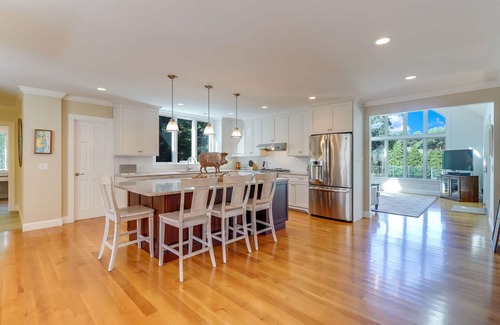 South Orleans Casa | Piece of Paradise: 054-OL Magnificent Orleans Estate w/Pool, Tennis, Assoc. Beach on Pleasant Bay