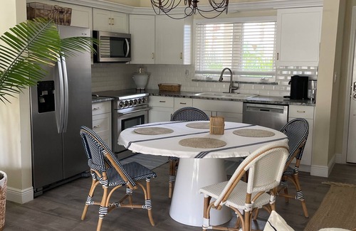 Grand Harbor Condominio | Pied-à-Terre in quaint Vero Beach, Fl including Private Club Membership