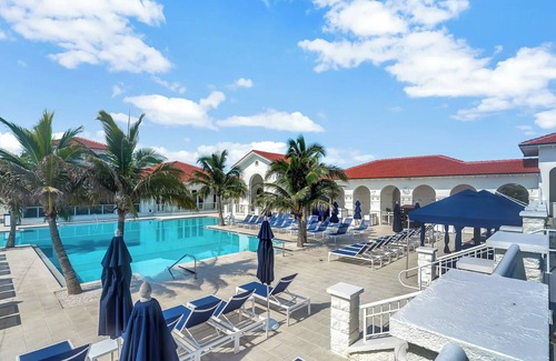 Grand Harbor Condominio | Pied-à-Terre in quaint Vero Beach, Fl including Private Club Membership