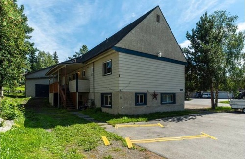 Campbell Park Apartamento | Pied Piper: centrally located in UMed/Prov with access to trails a block away