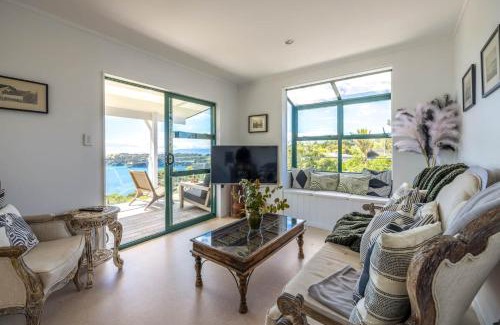 Waiheke Island Casa | Piemelon Bay Views - Coast & Country