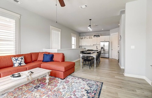 Sailhouse Casa | Pier access! Beautiful pool! 3 bedroom, 2.5 bathroom home in Rockport!