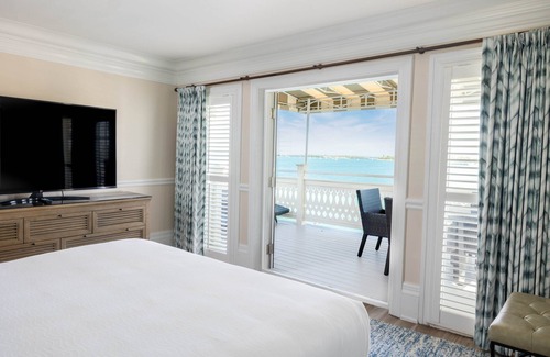 Historic Seaport Complejo | Pier House Resort & Spa