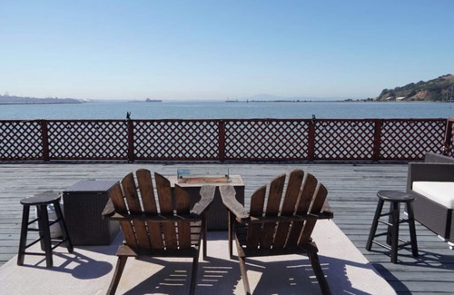 Vallejo Casa | Pier on the Bay