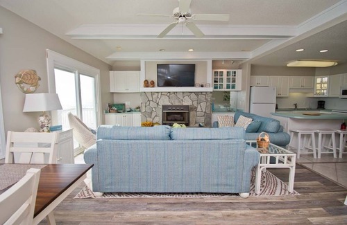Emerald Isle Condominio | Pier Pointe 1A3, Oceanfront Condo in Emerald Isle, NC!