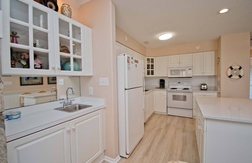 Emerald Isle Condominio | Pier Pointe 2A3, Oceanfront Condo in Emerald Isle, NC!