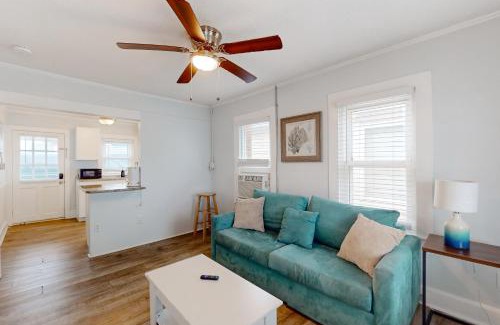 Kure Beach Casa | Pier View Cottage Unit 1