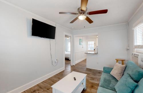 Kure Beach Casa | Pier View Cottage Unit 1