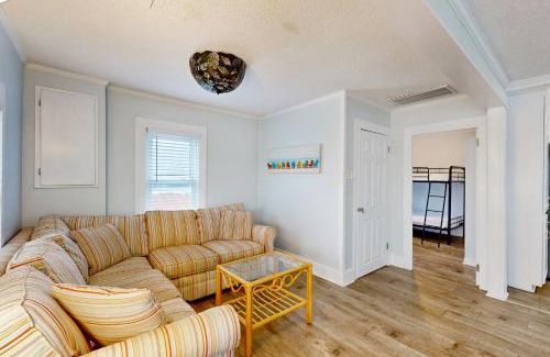 Kure Beach Casa | Pier View Cottage Unit 9