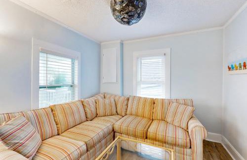Kure Beach Casa | Pier View Cottage Unit 9