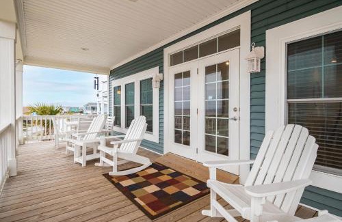 Yaupon Beach Casa | Pier Walker by Oak Island Accommodations