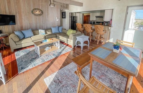 Green Creek Casa | PIERCES POINT HIDEAWAY PROPERTIES (4BR/2.2BA) BAY FRONT IN PIERCES POINT