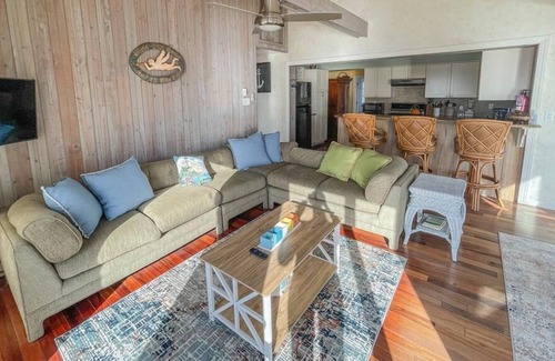 Green Creek Casa | PIERCES POINT HIDEAWAY PROPERTIES (4BR/2.2BA) BAY FRONT IN PIERCES POINT