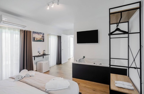 Municipio 1 Cama Y Desayuno | Pietramare Luxury suites