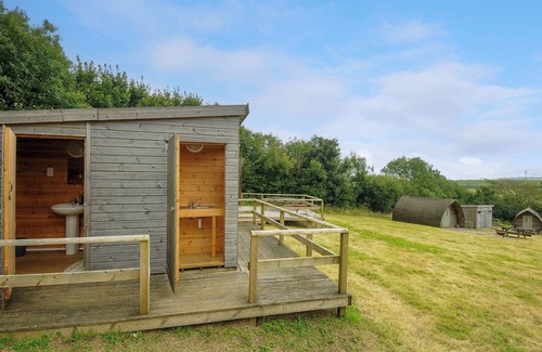 Liskeard Cabaña | Pig Pen @ Penbugle Organic Farm