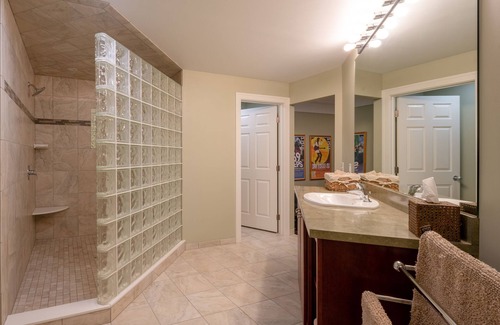 Holland Casa | Pigeon Creek Inn