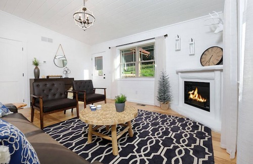 Middletown Cabina | Pigeon Forge - Mountain Mist Views - 2 Bedroom - Sleeps 6