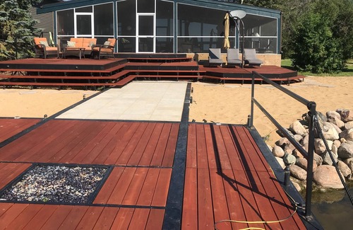 Division No. 11 Cabaña | Pigeon Lake Direct Lakefront Home ***HOT TUB *** July/1st wk Aug