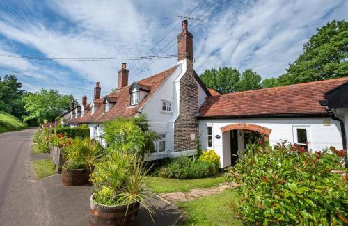 Woodbridge Casa | Pike Cottage