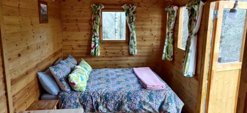 Hebden Bridge Otro | Pike's Cabin in the Woods