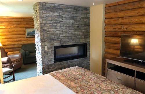 College Cabina | Pike's Waterfront Lodge