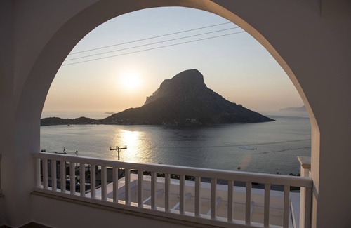 Massouri Casa | Pikos Luxury Apartment 2nd Floor