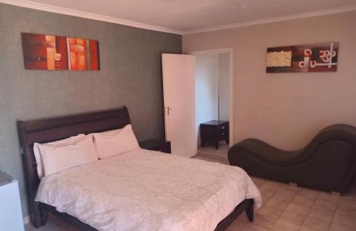 Moses Kotane Cama Y Desayuno | Pilanesberg View Guest house