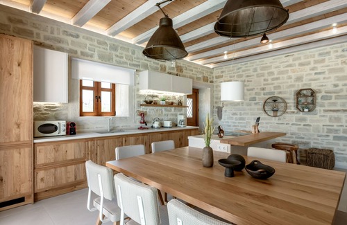 Sfakaki Villa | Pileas Villa, a Supreme Retreat by the Beach